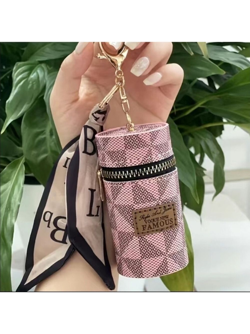 Retrò triangles print barrel lipstick holder